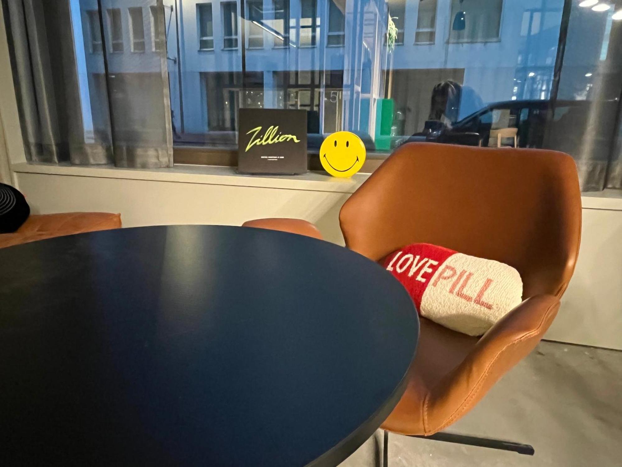 Moxy Antwerp Otel Dış mekan fotoğraf